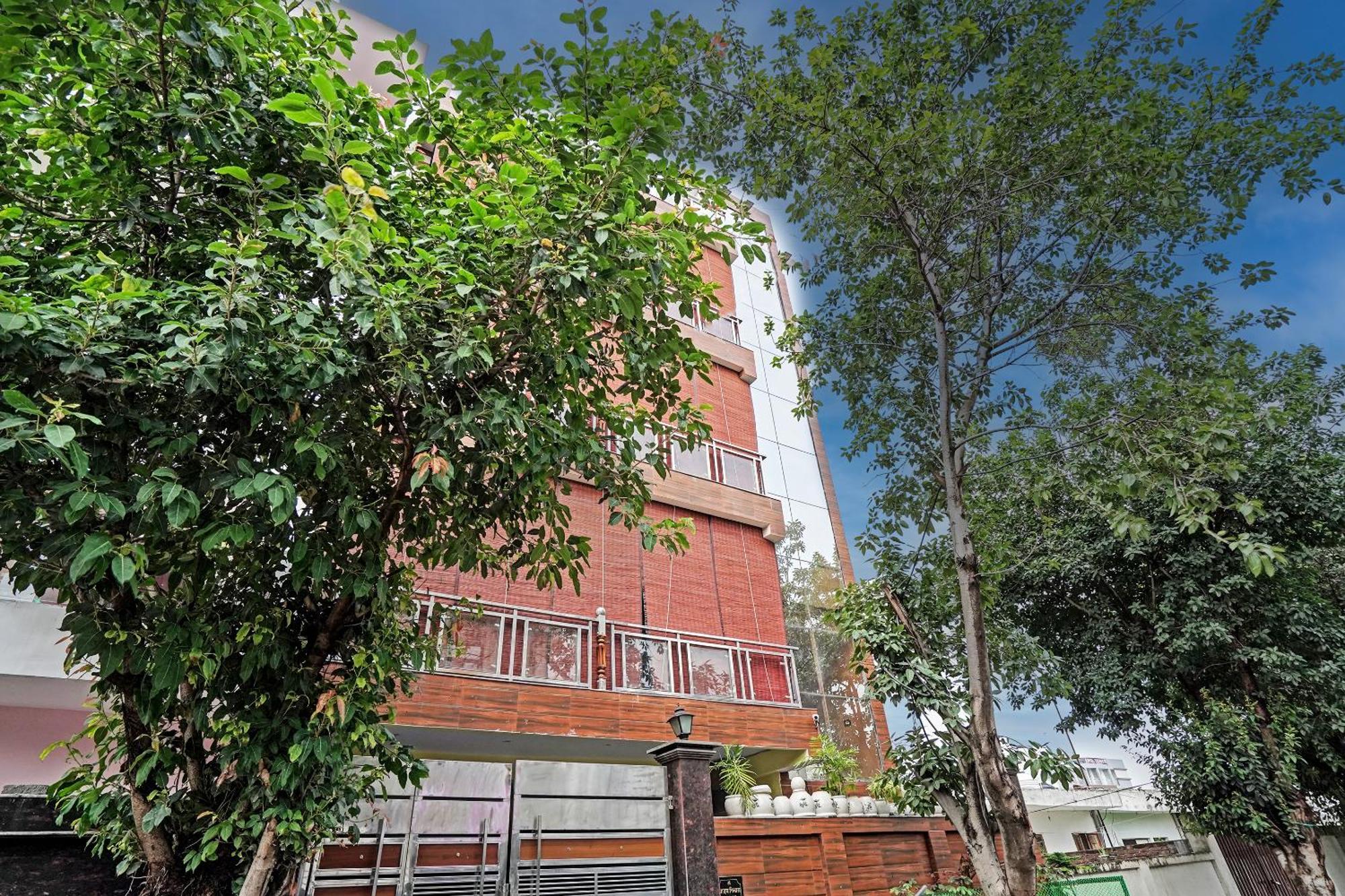 Play- Platinum Sector144 Couple Friendly Hotell Noida Exteriör bild